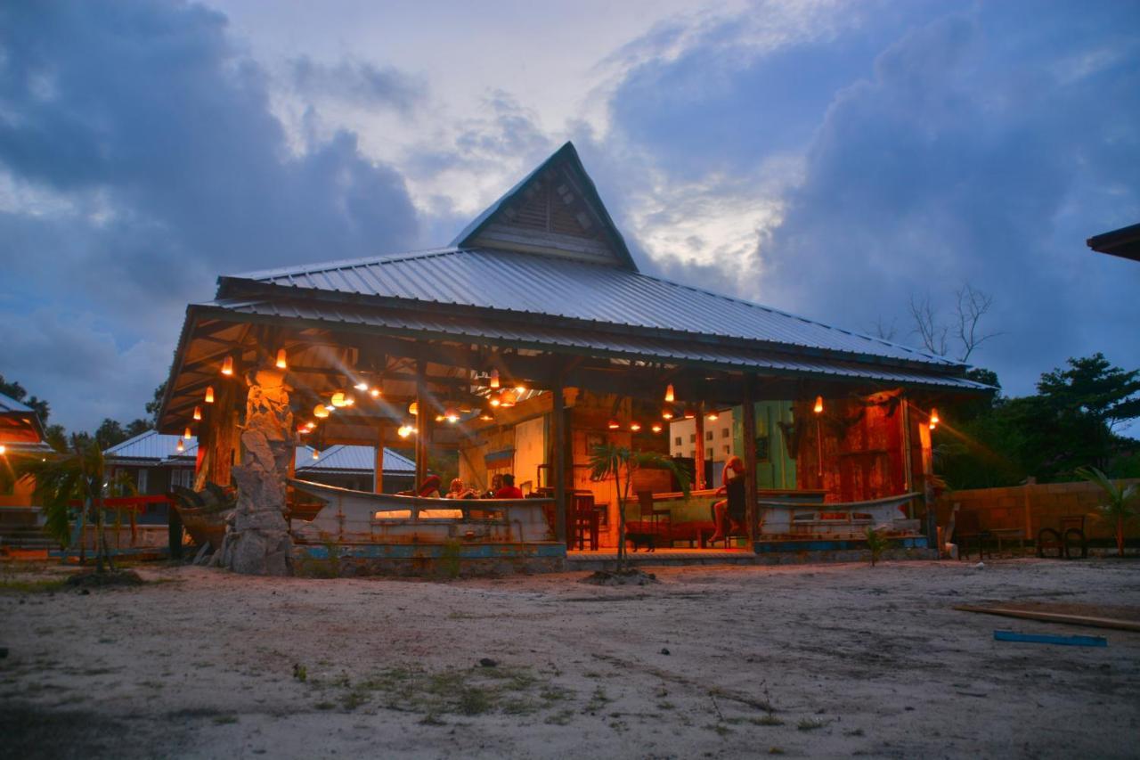 Rock And Wreck Dive Resort Tanjungbinga Экстерьер фото