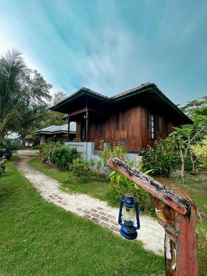 Rock And Wreck Dive Resort Tanjungbinga Экстерьер фото